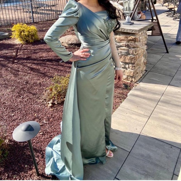 Wedding Guest Gown - Picture 1 of 1